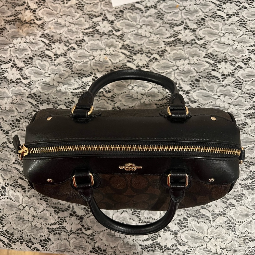 Authentic Coach Dark Brown Handbag with “C” Monogram 👜 - Picture 3 of 7